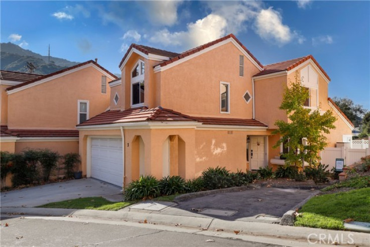 Residential Home in Sunland/Tujunga
