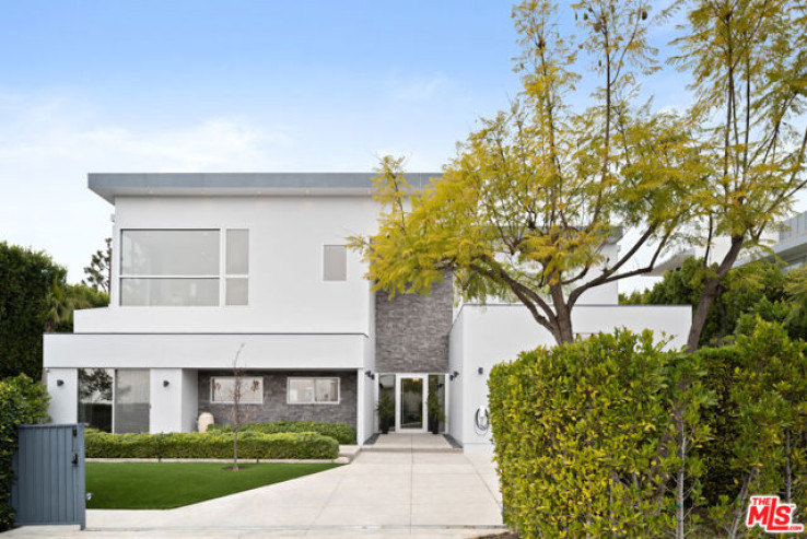 Residential Home in Bel Air - Holmby Hills