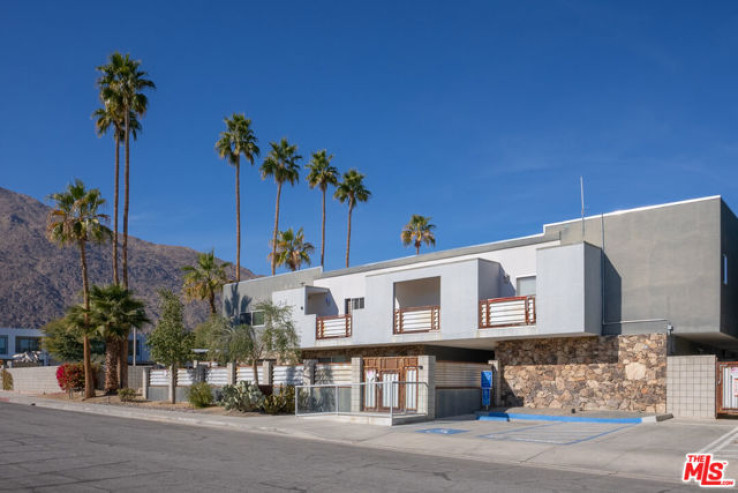 Residential Income in South End Palm Springs