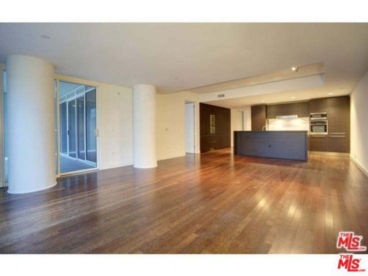 Residential Lease in Hollywood