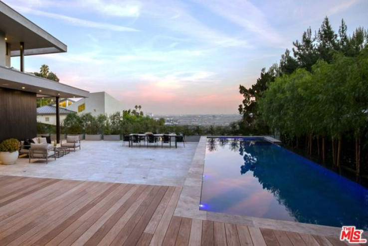 Residential Lease in Sunset Strip - Hollywood Hills West