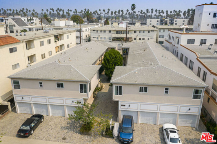 Residential Income in Santa Monica