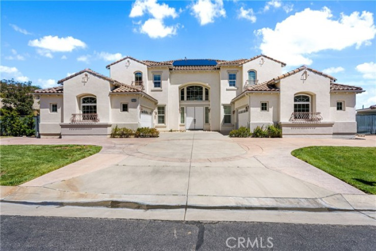 6 Bed Home for Sale in Chatsworth, California