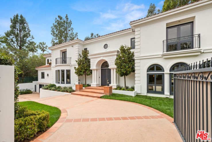 Residential Home in Beverly Hills