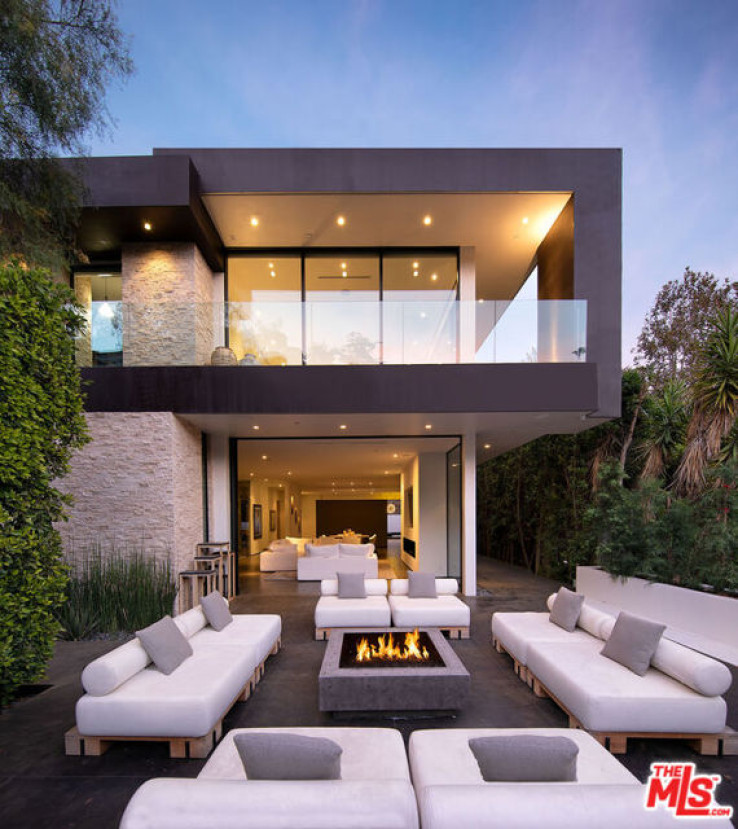 Residential Home in Sunset Strip - Hollywood Hills West