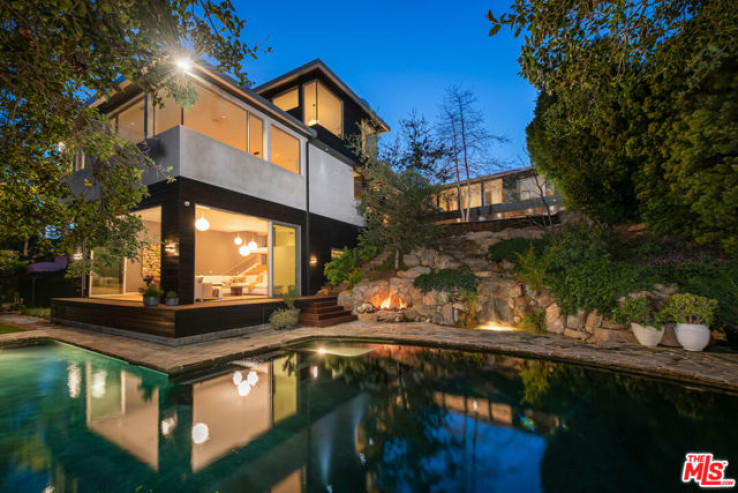 Residential Home in Pacific Palisades