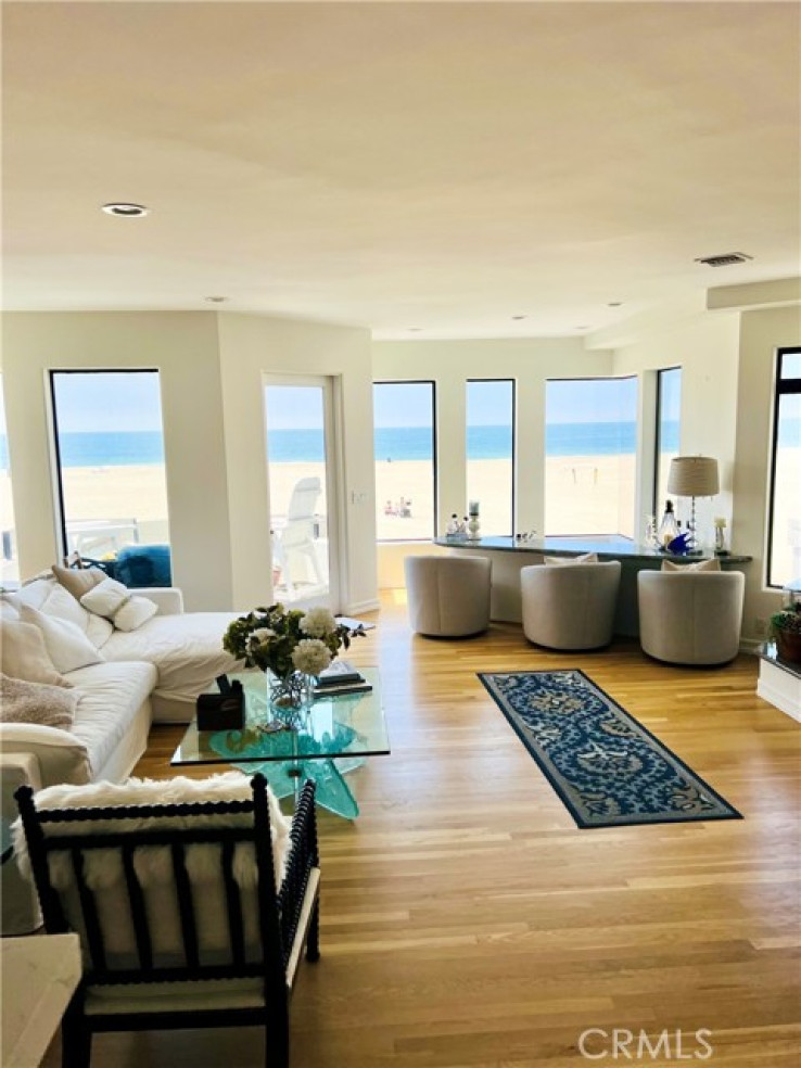 4 Bed Home to Rent in Hermosa Beach, California