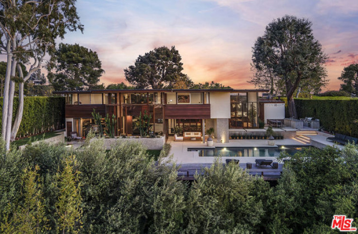 Residential Home in Beverly Hills