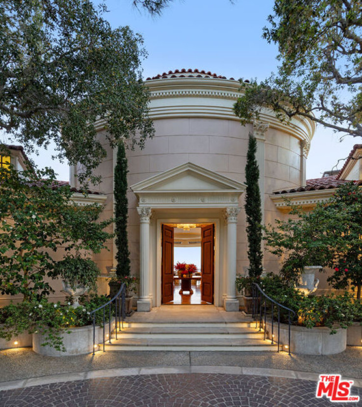 Residential Home in Bel Air - Holmby Hills