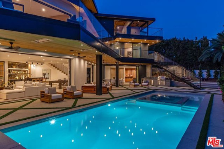 7 Bed Home for Sale in Pacific Palisades, California