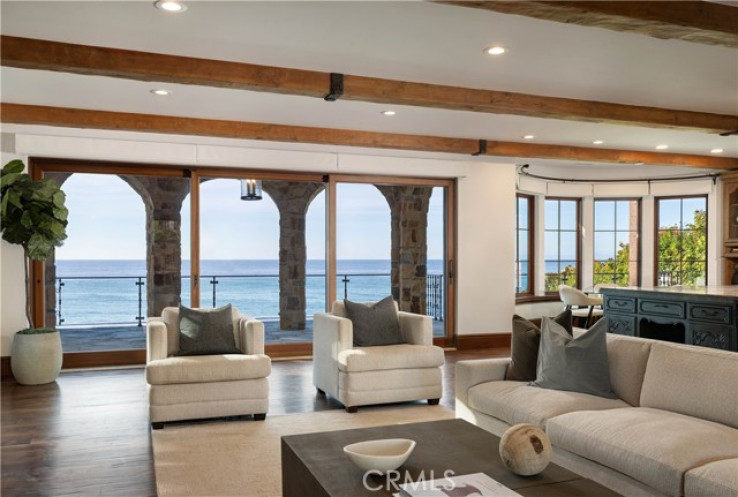 5 Bed Home to Rent in Corona del Mar, California