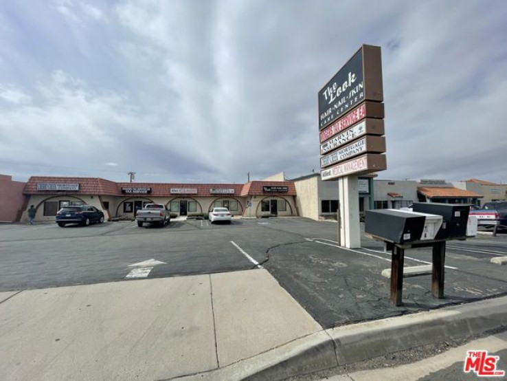  Commercial for Sale in Apple Valley, California