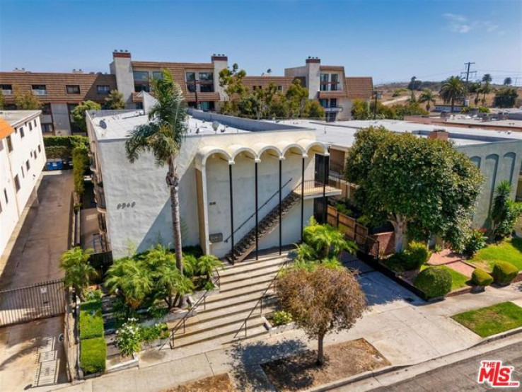  Income Home for Sale in Playa del Rey, California