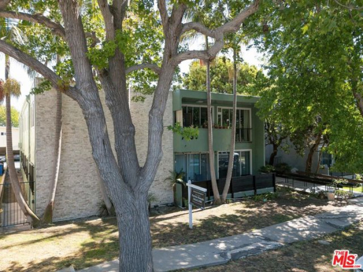  Income Home for Sale in Playa del Rey, California
