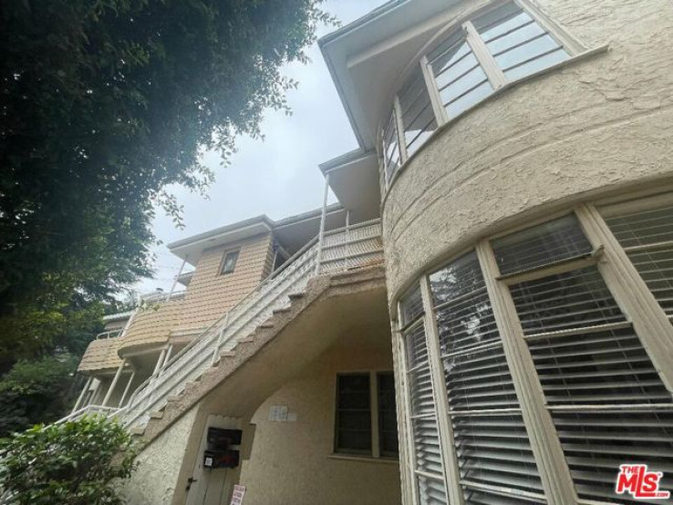Residential Income in Los Feliz