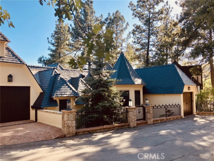 5 Bed Home for Sale in Lake Arrowhead, California