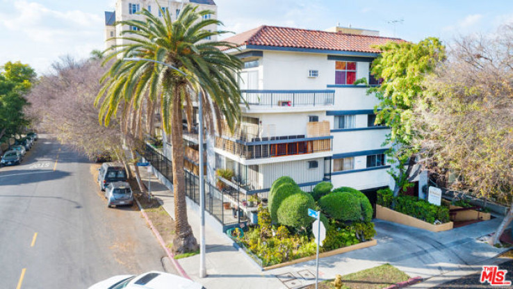 Residential Income in Hancock Park-Wilshire