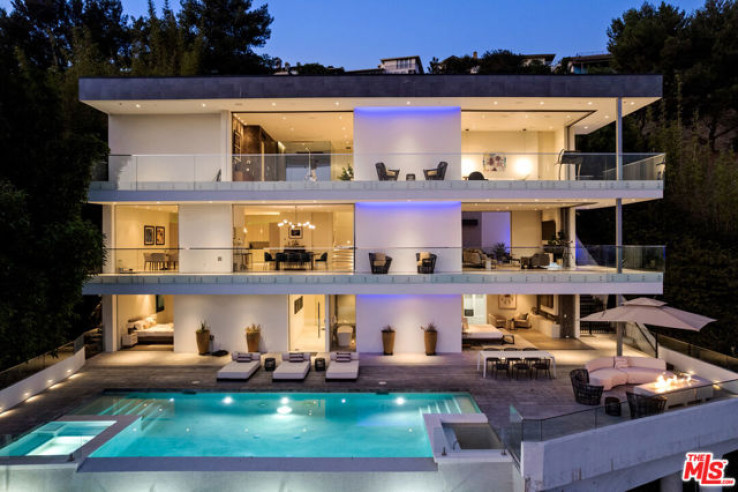 Residential Home in Sunset Strip - Hollywood Hills West