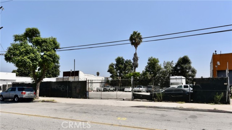 Land in Compton S of Rosecrans, E of Alameda