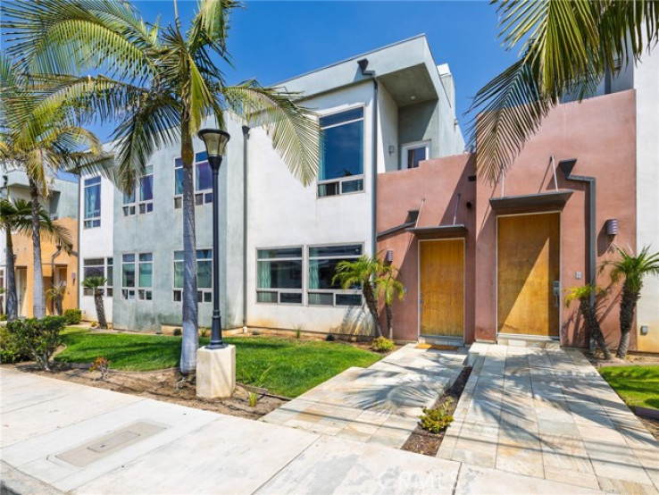 2 Bed Home for Sale in El Segundo, California