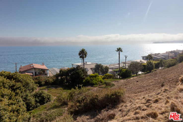Land in Malibu Beach