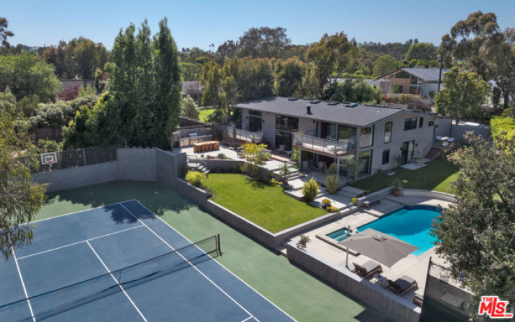 Residential Home in Malibu