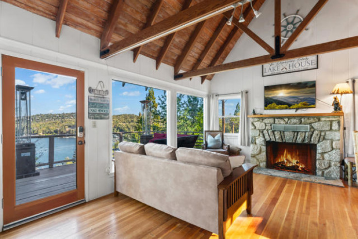 2 Bed Home for Sale in Lake Arrowhead, California