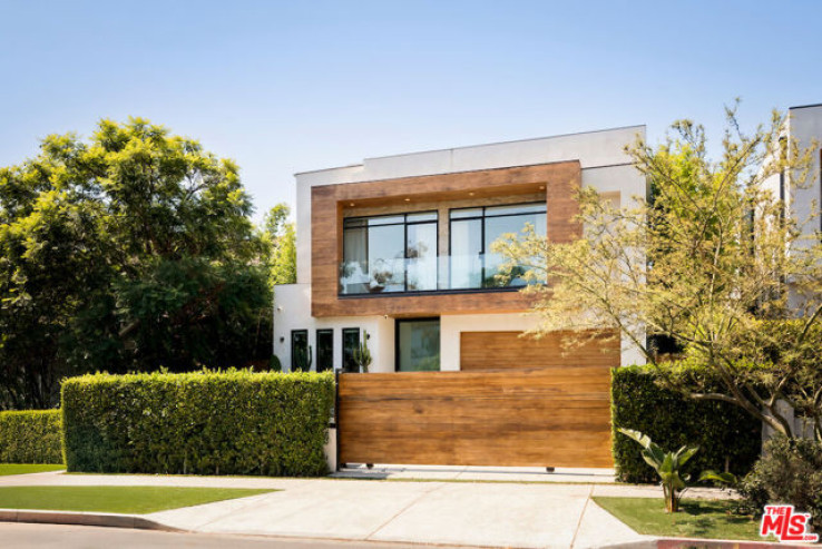 Residential Home in West Hollywood Vicinity