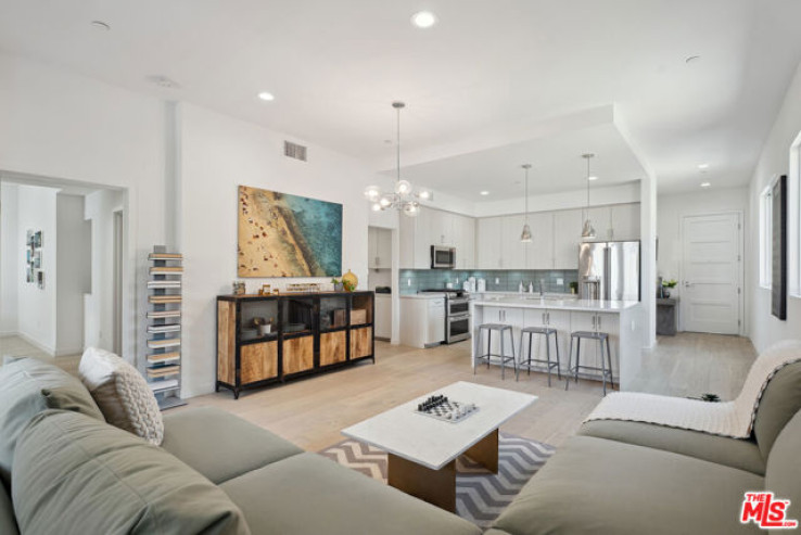Residential Home in Hollywood