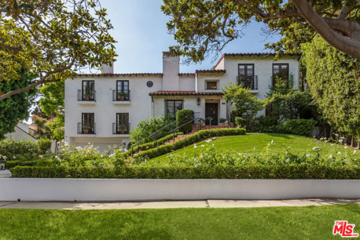 5 Bed Home for Sale in Los Angeles, California