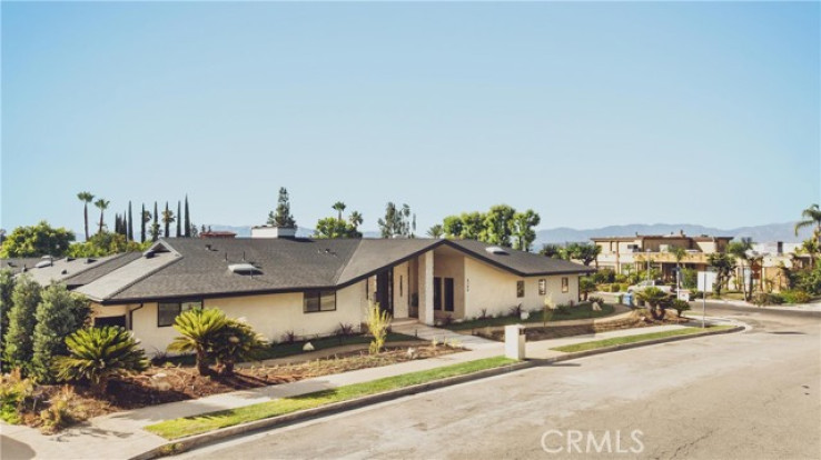 5 Bed Home for Sale in Encino, California