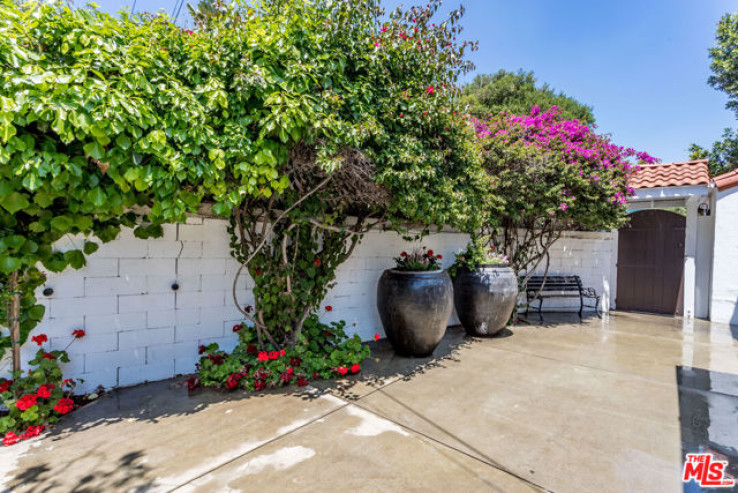 5 Bed Home for Sale in Los Angeles, California