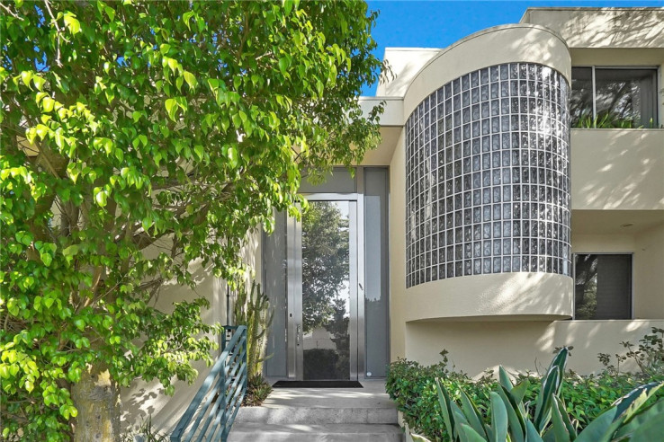5 Bed Home for Sale in Studio City, California