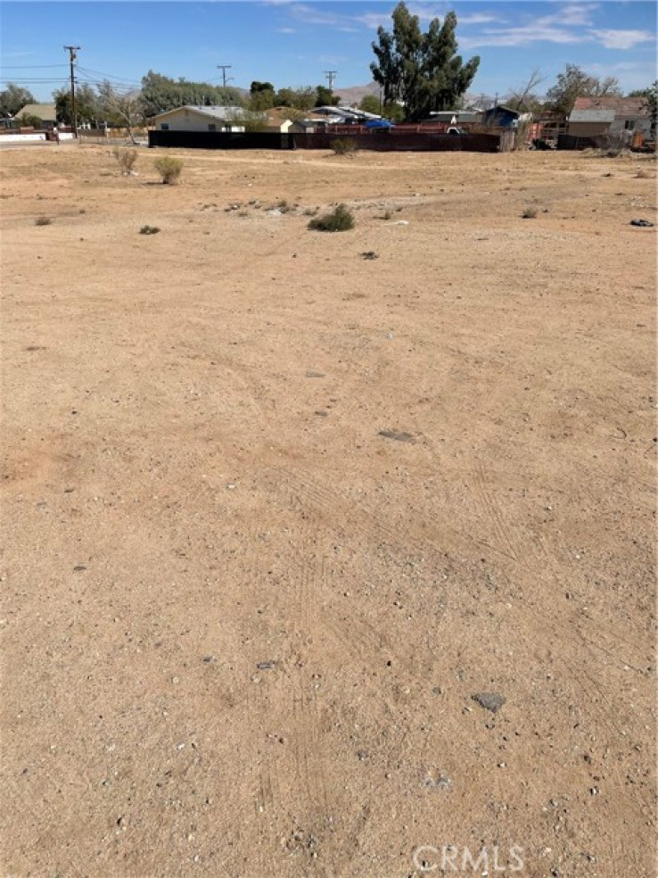 Land in Adelanto
