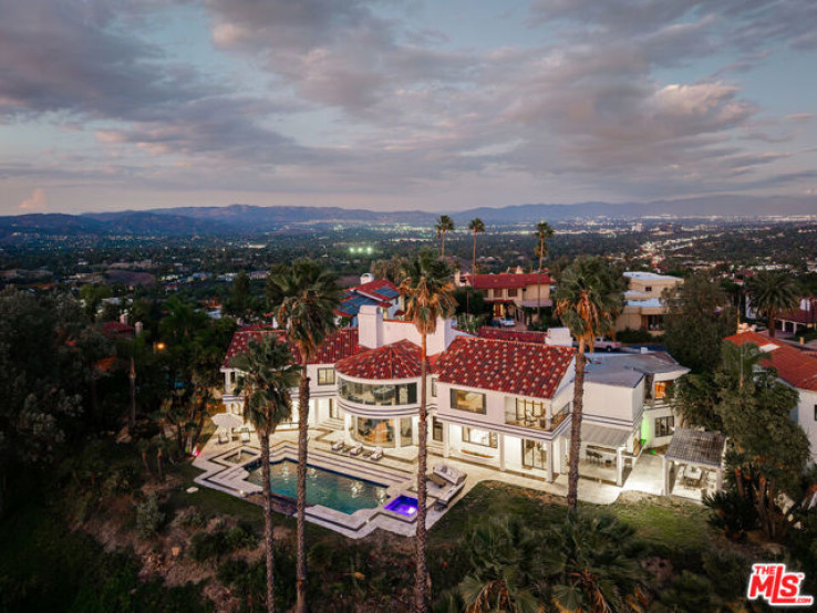5 Bed Home for Sale in Calabasas, California