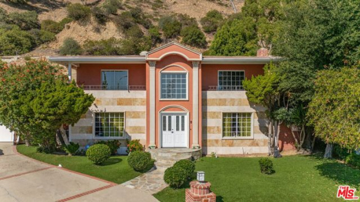 4 Bed Home for Sale in Los Angeles, California