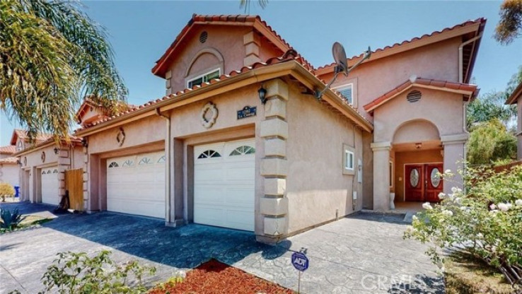4 Bed Home for Sale in Hawthorne, California