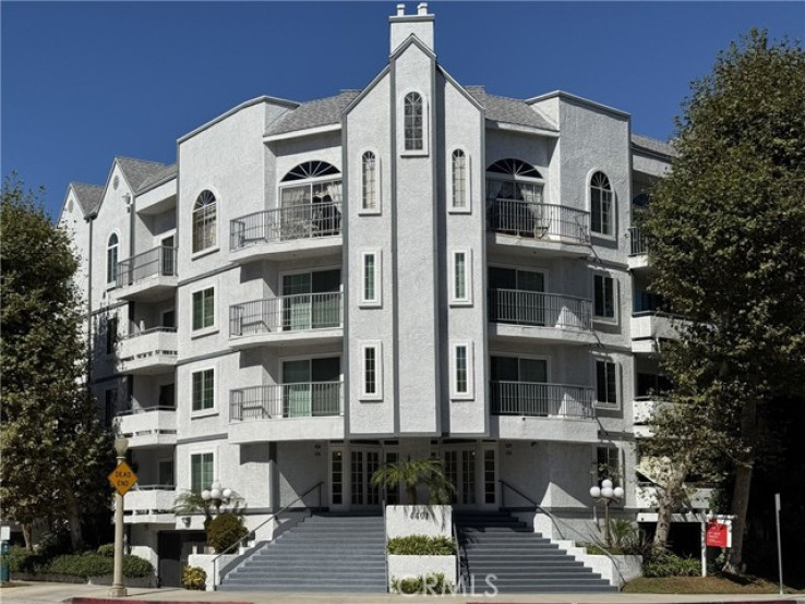 2 Bed Home for Sale in Sherman Oaks, California