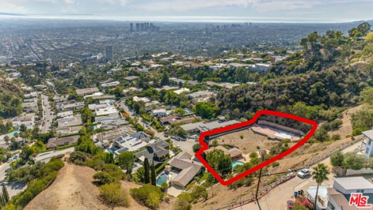 Residential Home in Sunset Strip - Hollywood Hills West