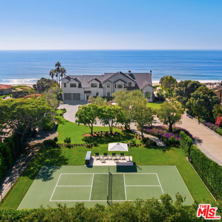 6 Bed Home for Sale in Malibu, California