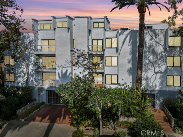 Residential Home in West Hollywood Vicinity