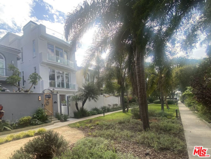 4 Bed Home for Sale in Marina del Rey, California