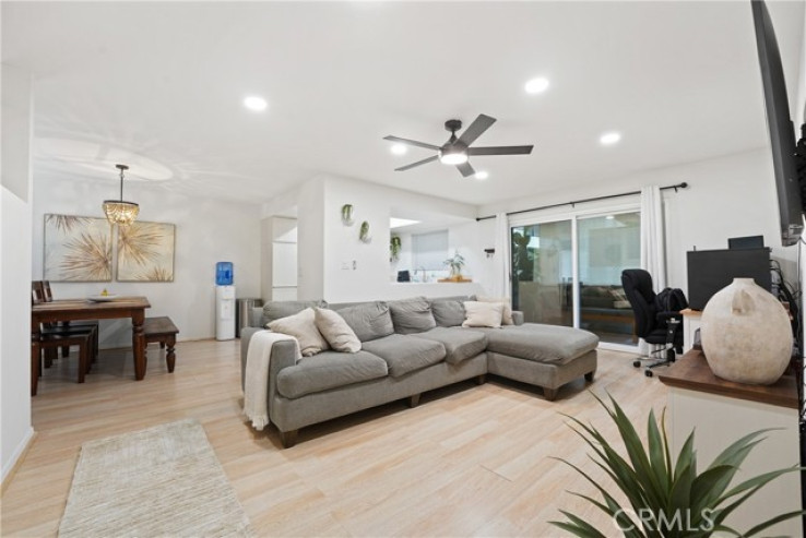 1 Bed Home for Sale in Los Angeles, California
