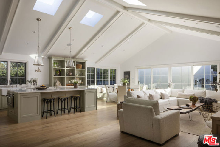 4 Bed Home for Sale in Santa Monica, California