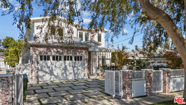 7 Bed Home for Sale in Valley Village, California