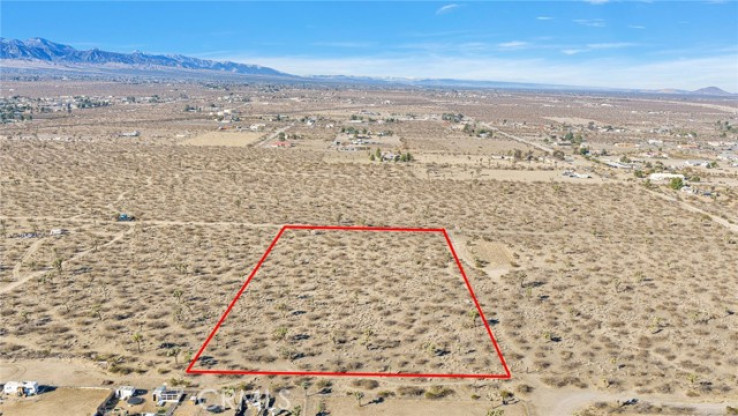 Land in Phelan