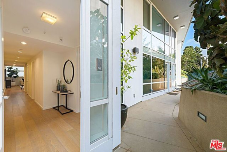 2 Bed Home for Sale in Santa Monica, California