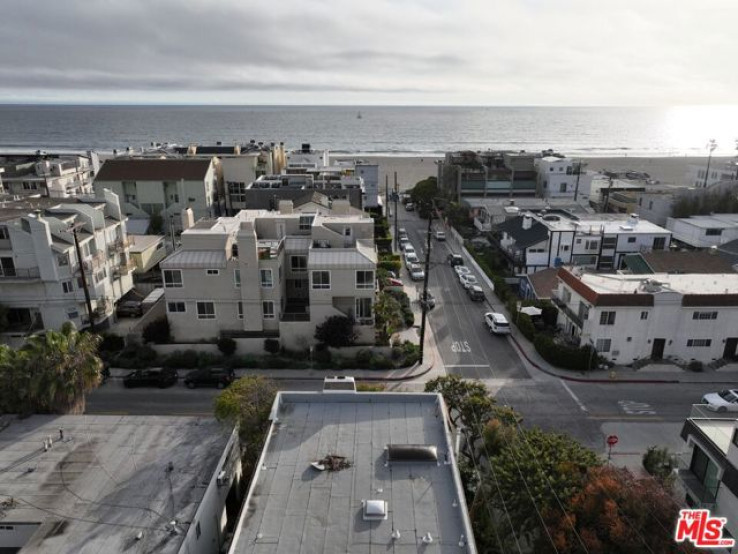 Income Home for Sale in Marina del Rey, California