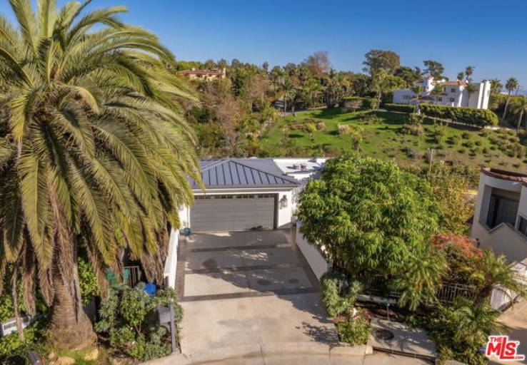 4 Bed Home for Sale in Malibu, California