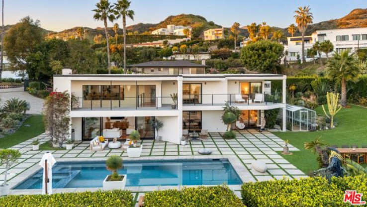 4 Bed Home for Sale in Malibu, California